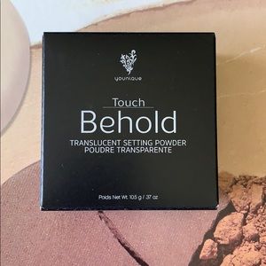 Younique Translucent Setting Powder.